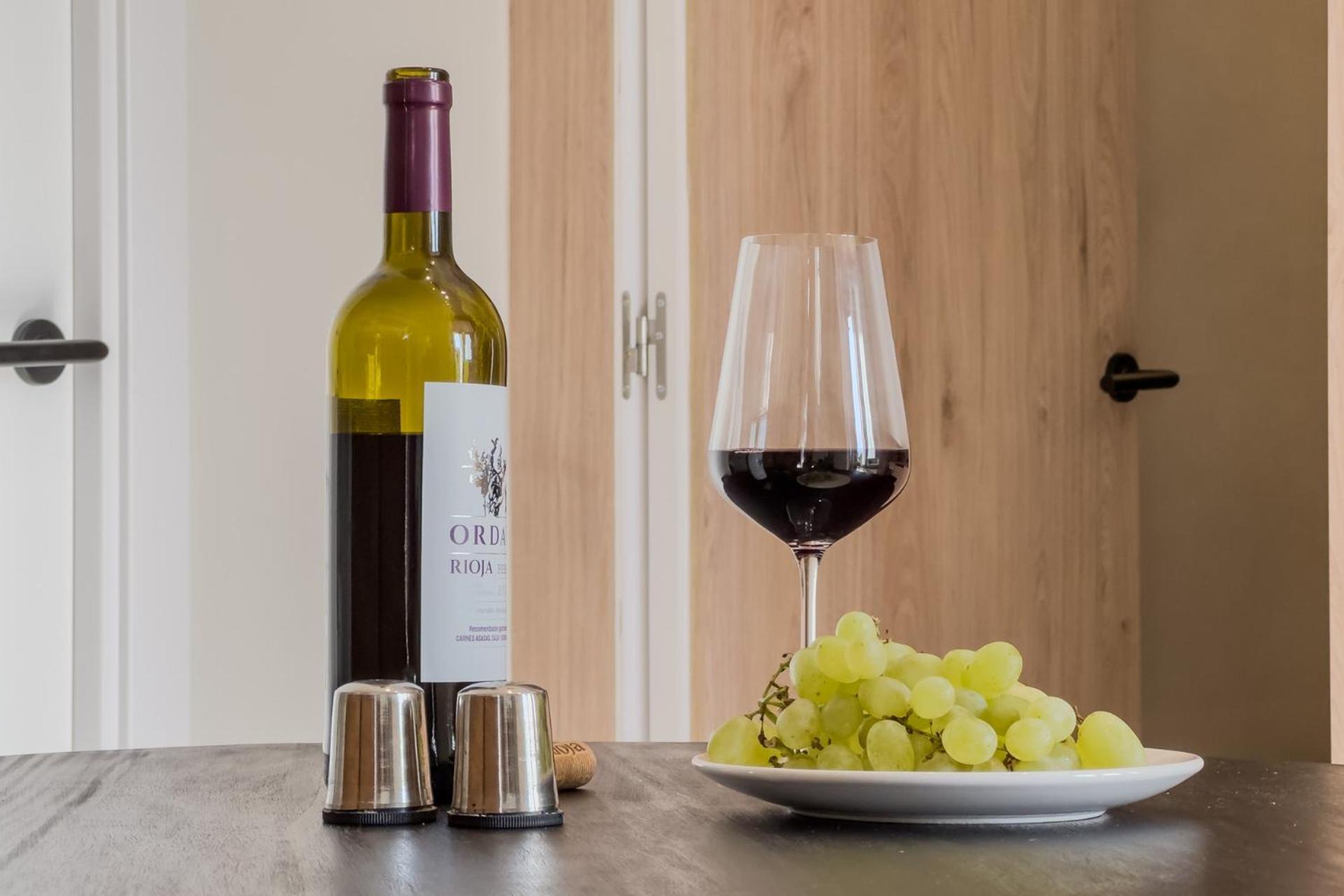 Oasis Suites Downtown Barcelona Zewnętrze zdjęcie